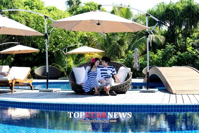 Sungmin and Kim Sa Eun's honeymoon photoshoot in the Maldives
