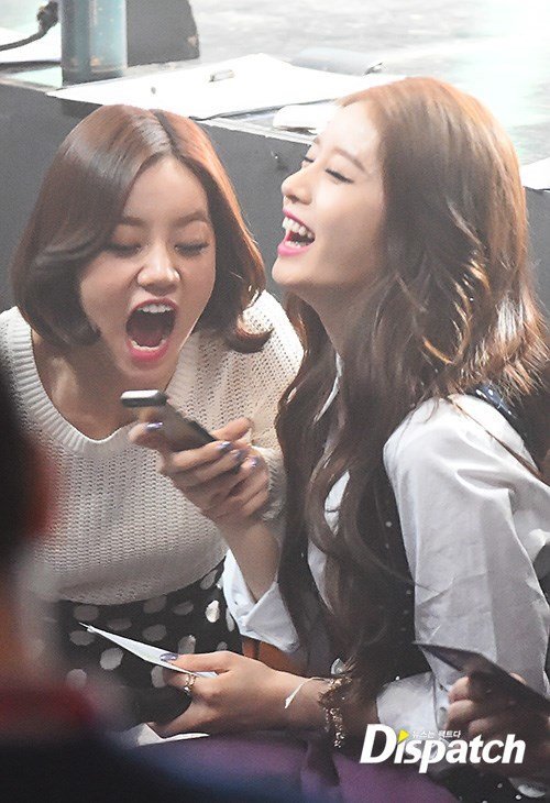 Hyeri and Jiyeon "The Show"
