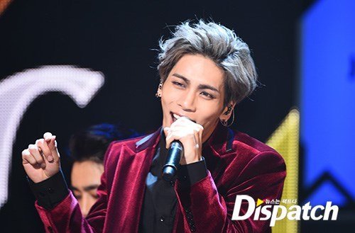 Jonghyun holds first showcase as a solo artist for 