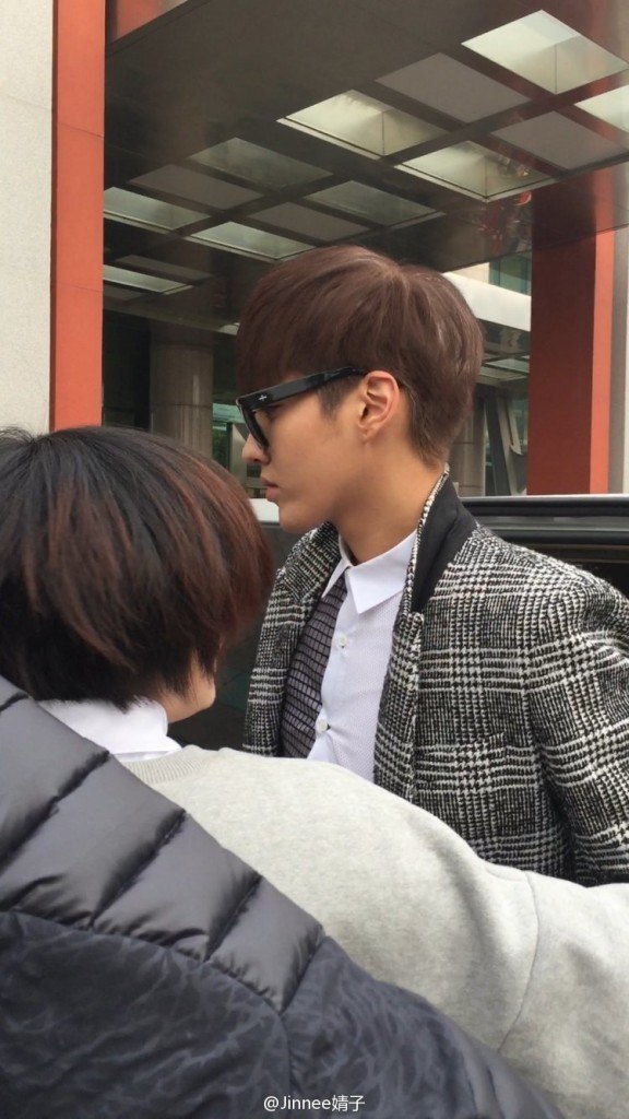 Kris Wu Spotted At Airport Wearing Couple Outfits - Koreaboo