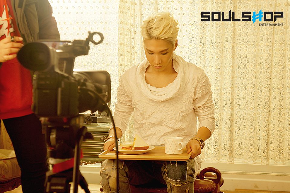 Kixs shooting scenes for "Beautiful" music video
