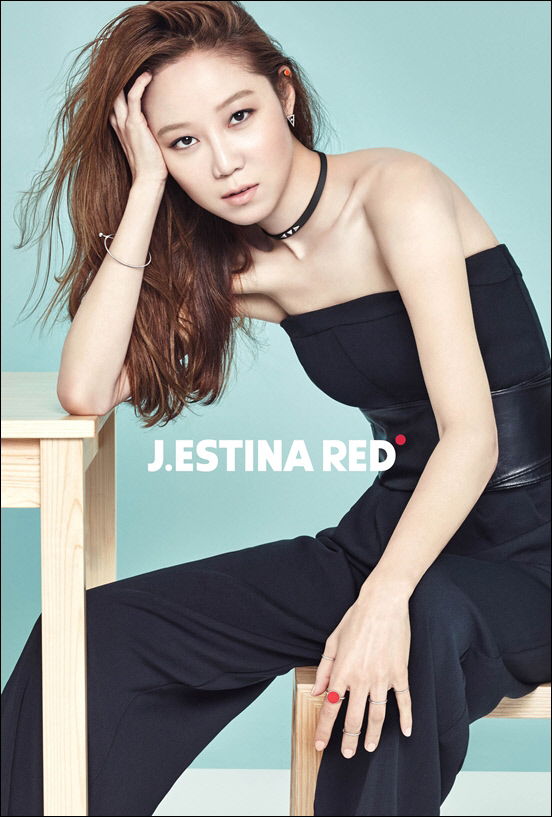 Actress Gong Hyo Jin Point Fashion For Jestina Reds Summer Look 4146