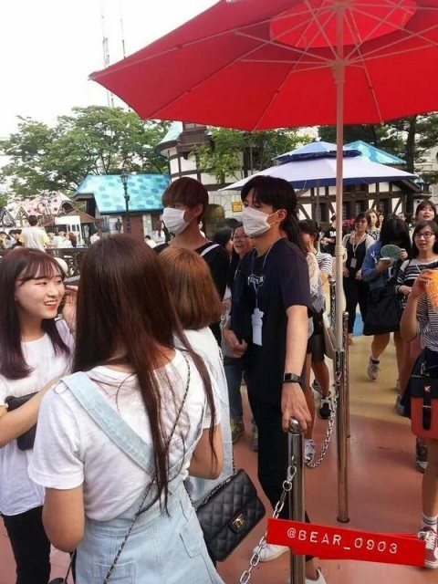 BTS V and PARK BOGUM in Amusement Park! Photos and Witnesses' Stories  Collected — Steemit