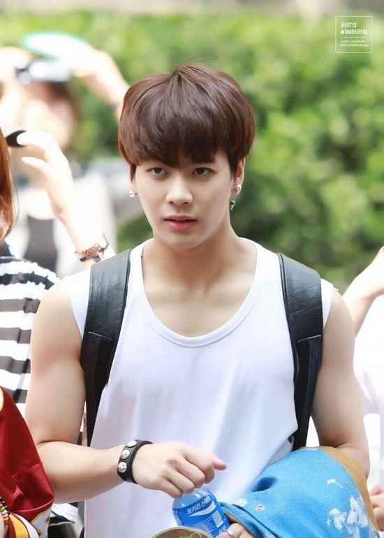 Netizens discuss GOT7 Jackson's new and improved look - Koreaboo