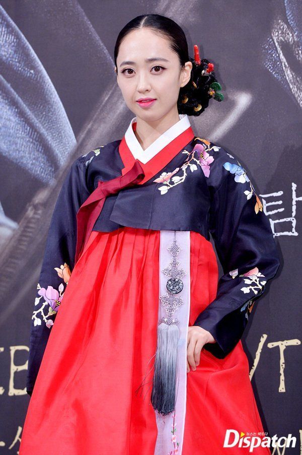 Dispatch names the Top 10 actresses who look drop dead gorgeous in hanboks