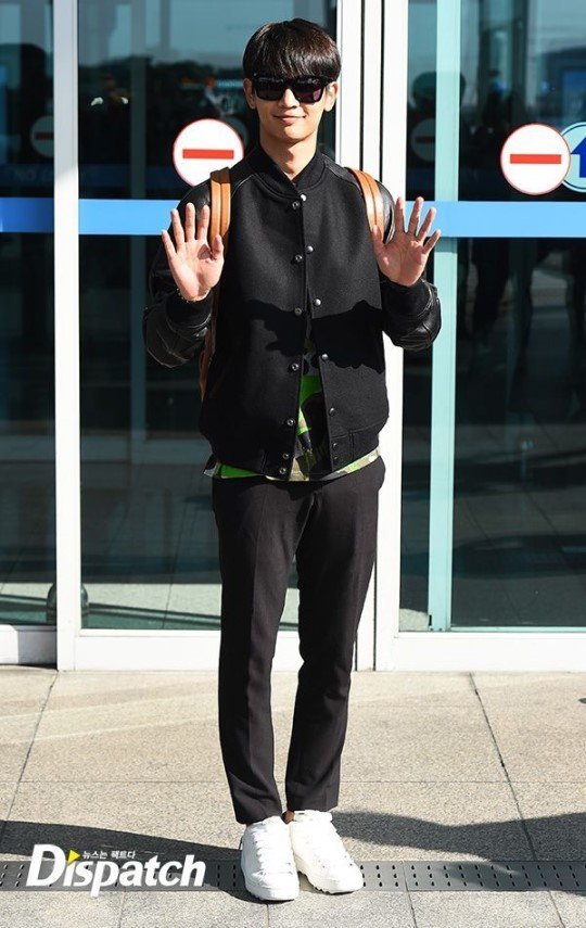 Sulli and Minho show a battle of cuteness and charisma with airport fashion