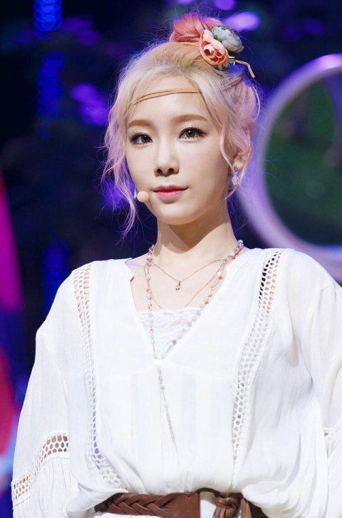 Netizens in love with Taeyeon's evolving looks this year