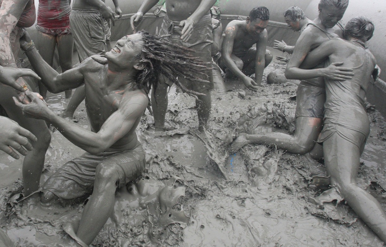 Every Year Koreans Throw A Giant MudWestling Festival (20+ Photos) Koreaboo
