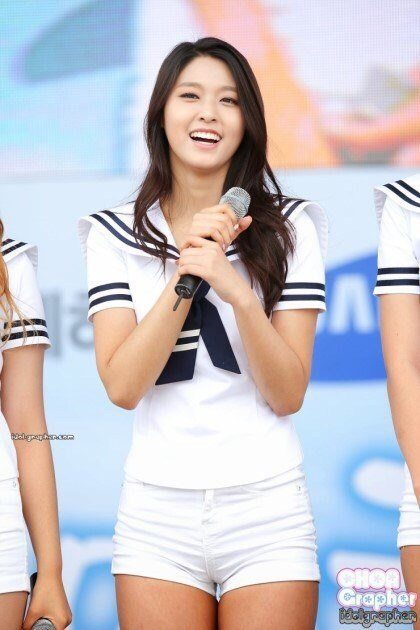 Netizens Expose Seolhyun S Confusing Body Shape Koreaboo