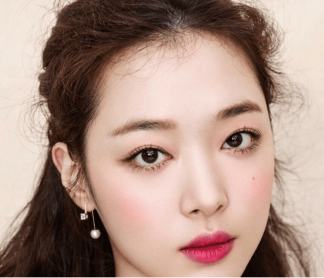 Korean Make-Up YouTuber Sunny Tries Sulli's Make-Up With ASTONISHING ...