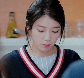 -Producer-ep-7-Cindy-eating-scene-iu-38537933-268-250