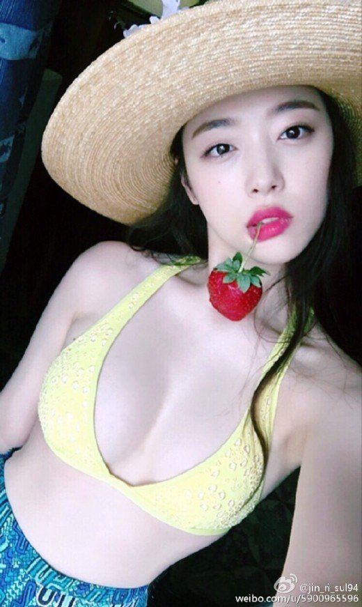 Sulli Shocks Fans With Revealing Bikini Photos Koreaboo