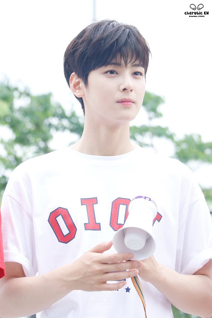 ASTRO's Eunwoo Was Born Beautiful, Literally - Koreaboo