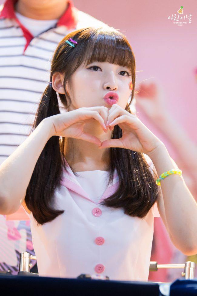 Oh My Girl's maknae Arin charms fans with adorableness - Koreaboo