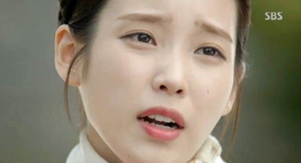Image: Screenshot of IU highlight the makeup worn on "Moon Lovers: Scarlet Heart Ryeo" / SBS