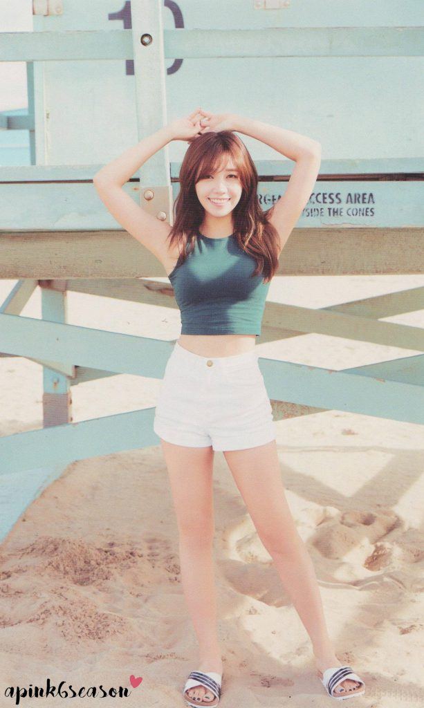 Apink Eunji Shows Off Her Flawless Body At The Beach Koreaboo 1387