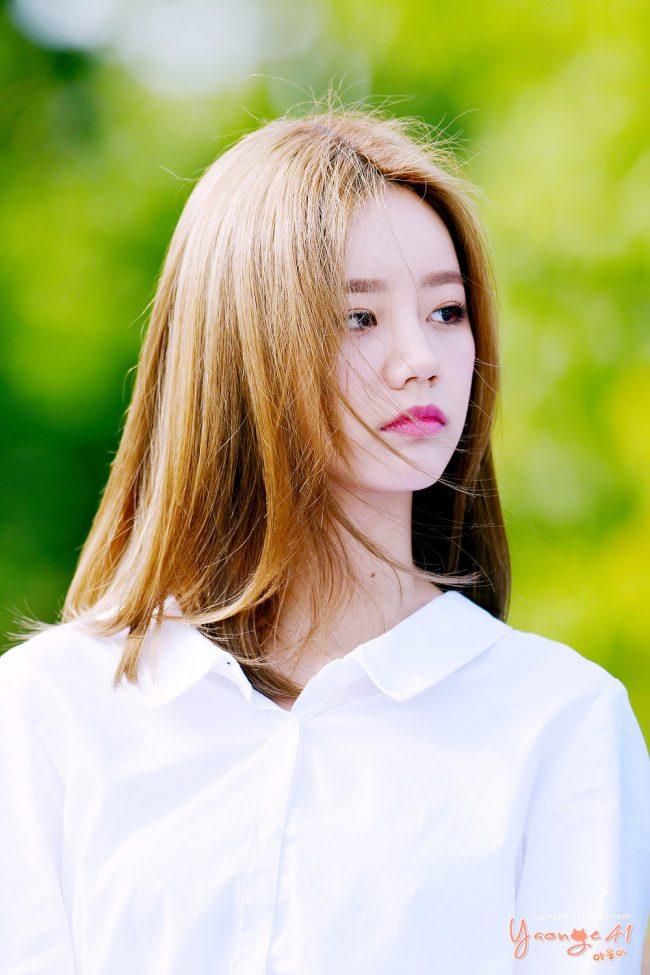 Image: Girl's Day Hyeri at a fan sign / Taken by yaonge41