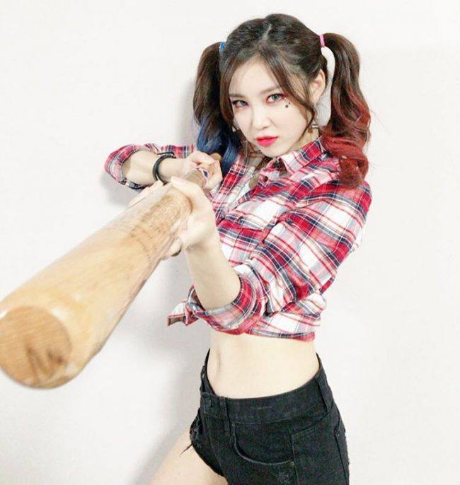 Image: Hyosung as Harley Quinn / from her Instagram @secrettimehs