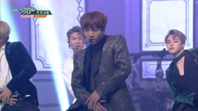 Bts Jungkook Seen Bleeding On The Stage Of Music Show Koreaboo