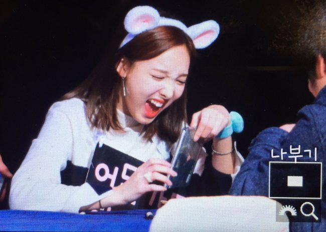 Nayeon reacting to Windy Day Album