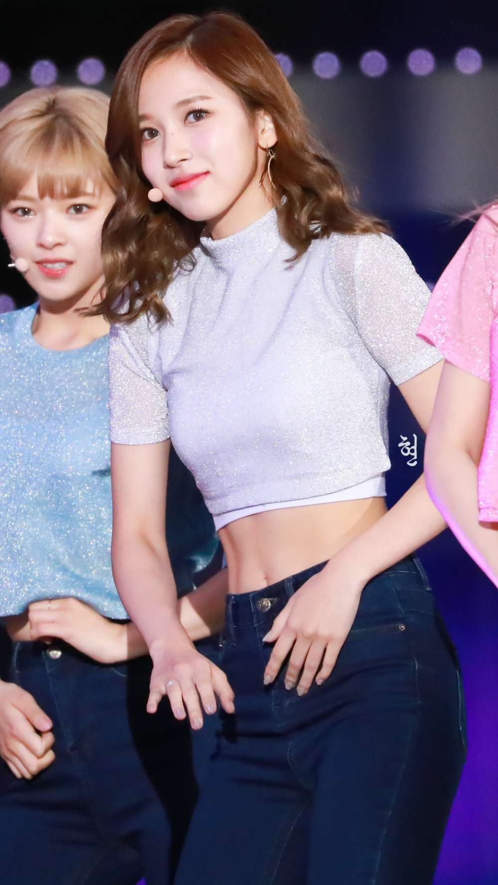 Mina twice hot