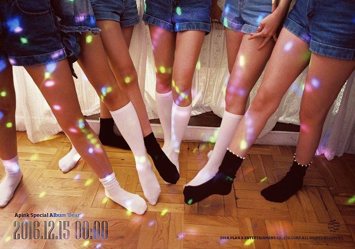 Denim and long socks for Apink's new look!