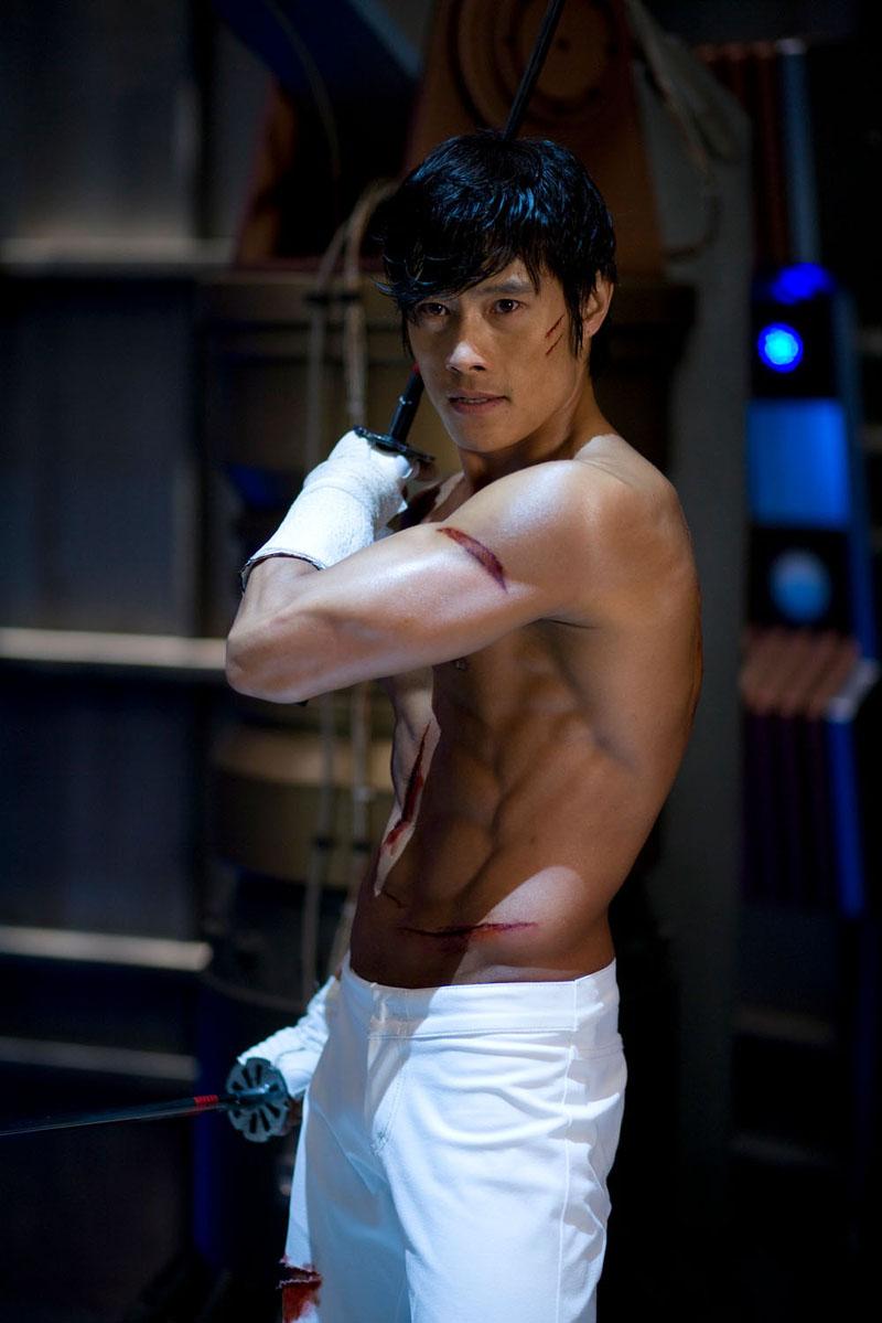 Lee Byung Hun Abs