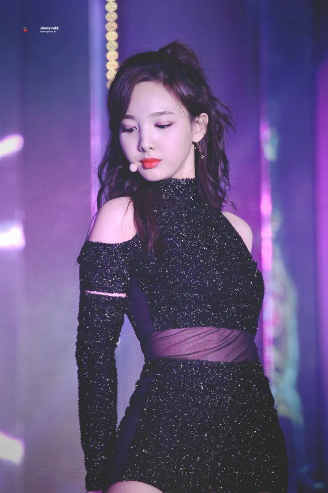 11 Photos Of Twice Nayeons Sexy Outfit From Gayo Daejun Koreaboo 6114