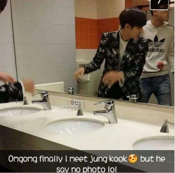 jungkook-restroom
