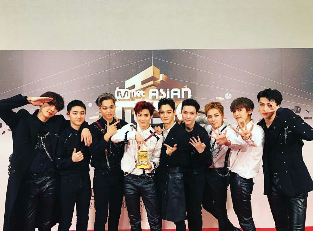 EXO at Mnet Asian Music Awards / Image Source: OOHSEHUN