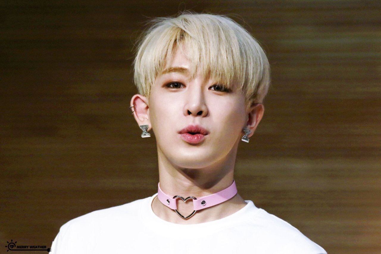 Pin by Ari on Ateez (kpop)  Choker necklace, Necklace, Fashion