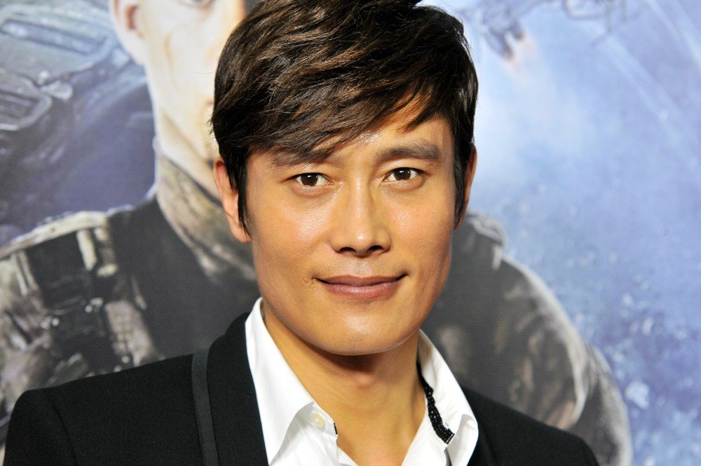 lee byung hun red 2