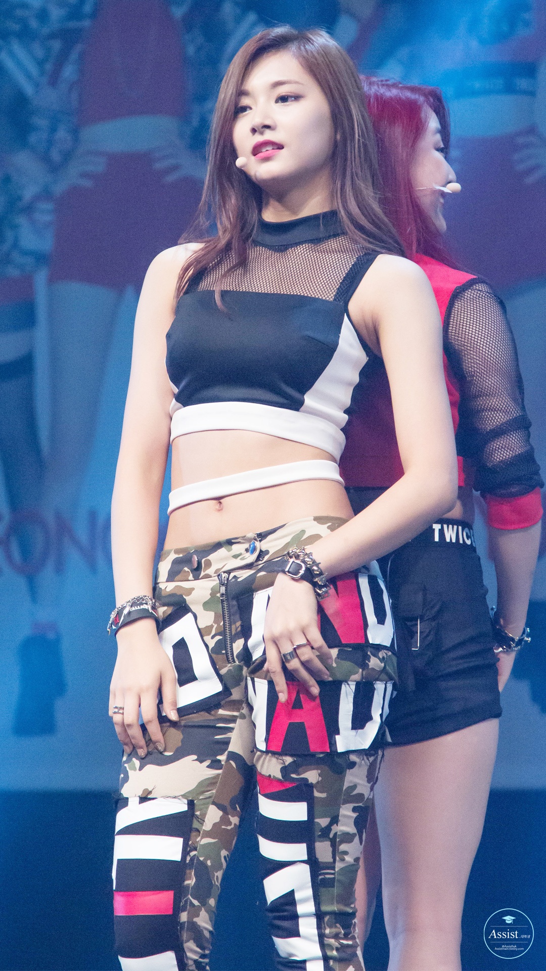 8 Photos Reveal How Small Twice Tzuyu S Waist Really Is