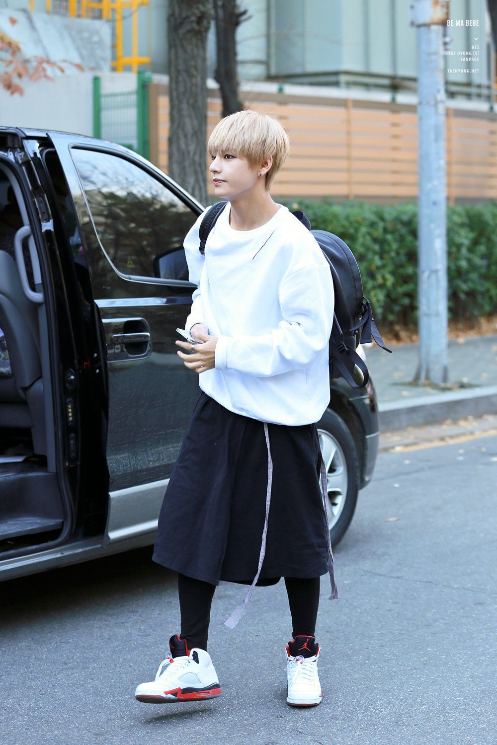 5 Times BTS's V Proved Clothing Has No Gender - Koreaboo