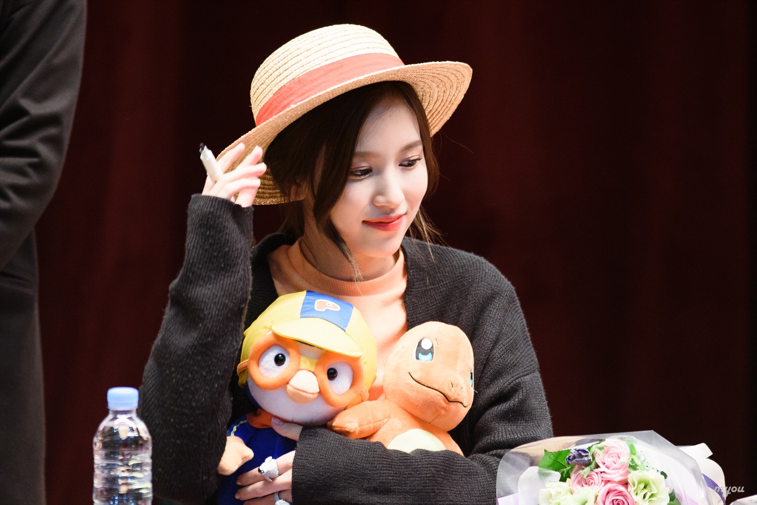 The Truth Behind Twice Mina S Controversial Japanese Rising Sun Flag Hat Koreaboo