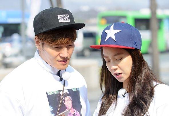 Kim Jong Kook and Song Ji Hyo speculated to leave