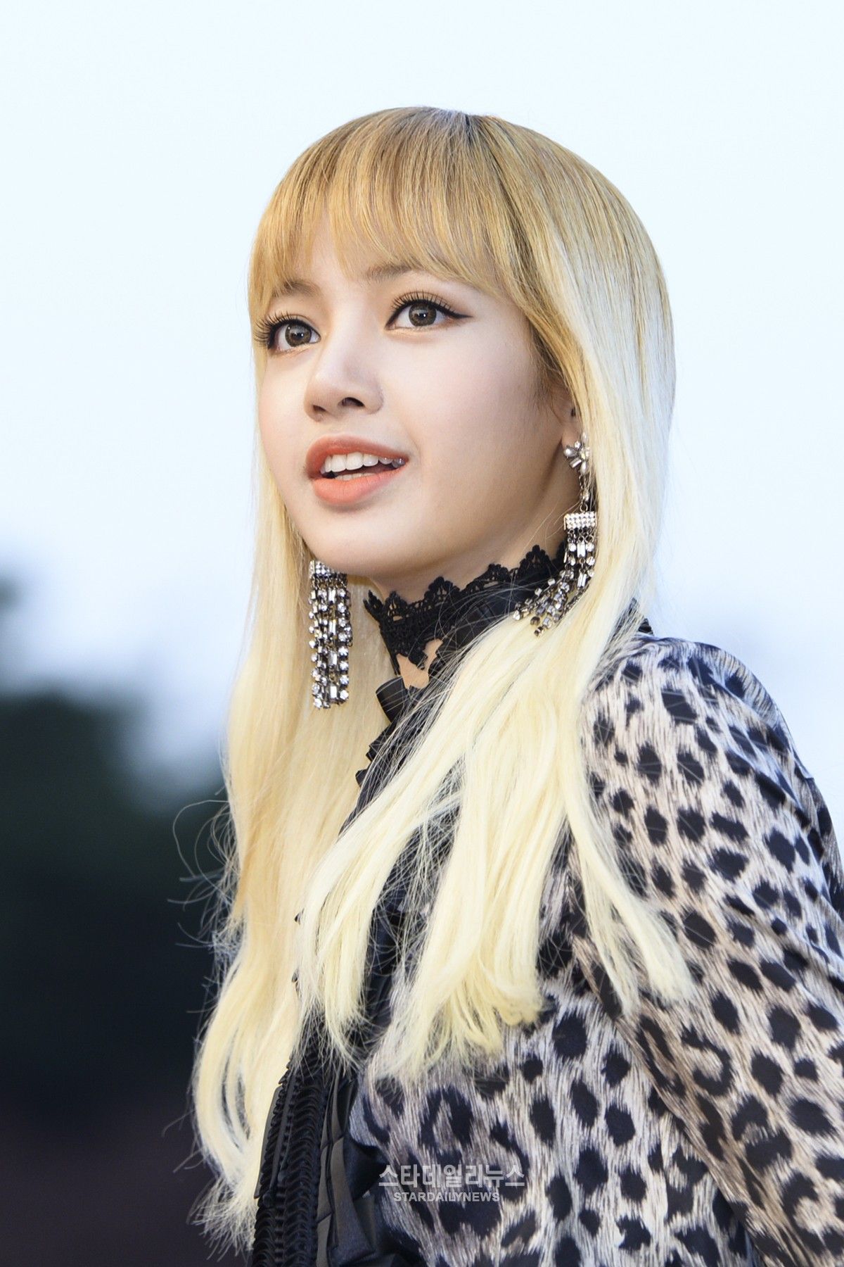 BLACKPINK's Lisa Has Platinum Blonde Hair Now — See Photos