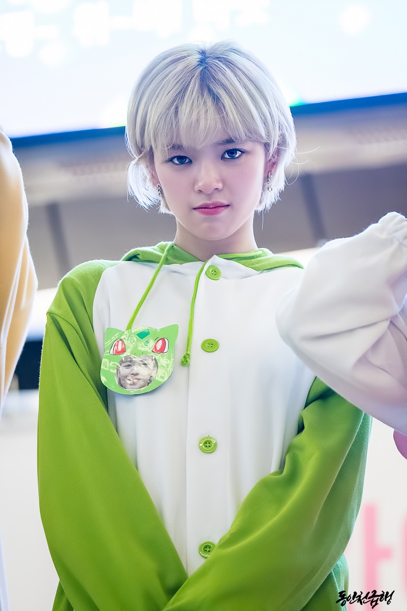Even when she's not smiling, we can't help but fall for Jeongyeon! / Source: 동인천급행 