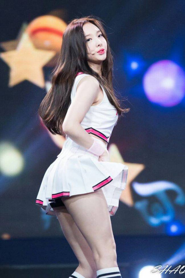 Nayeon will make you dance along with this white cheerleader uniform