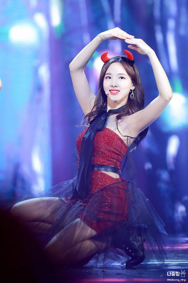 10 Photos Of Twice Nayeons Sexiest Outfits 4555