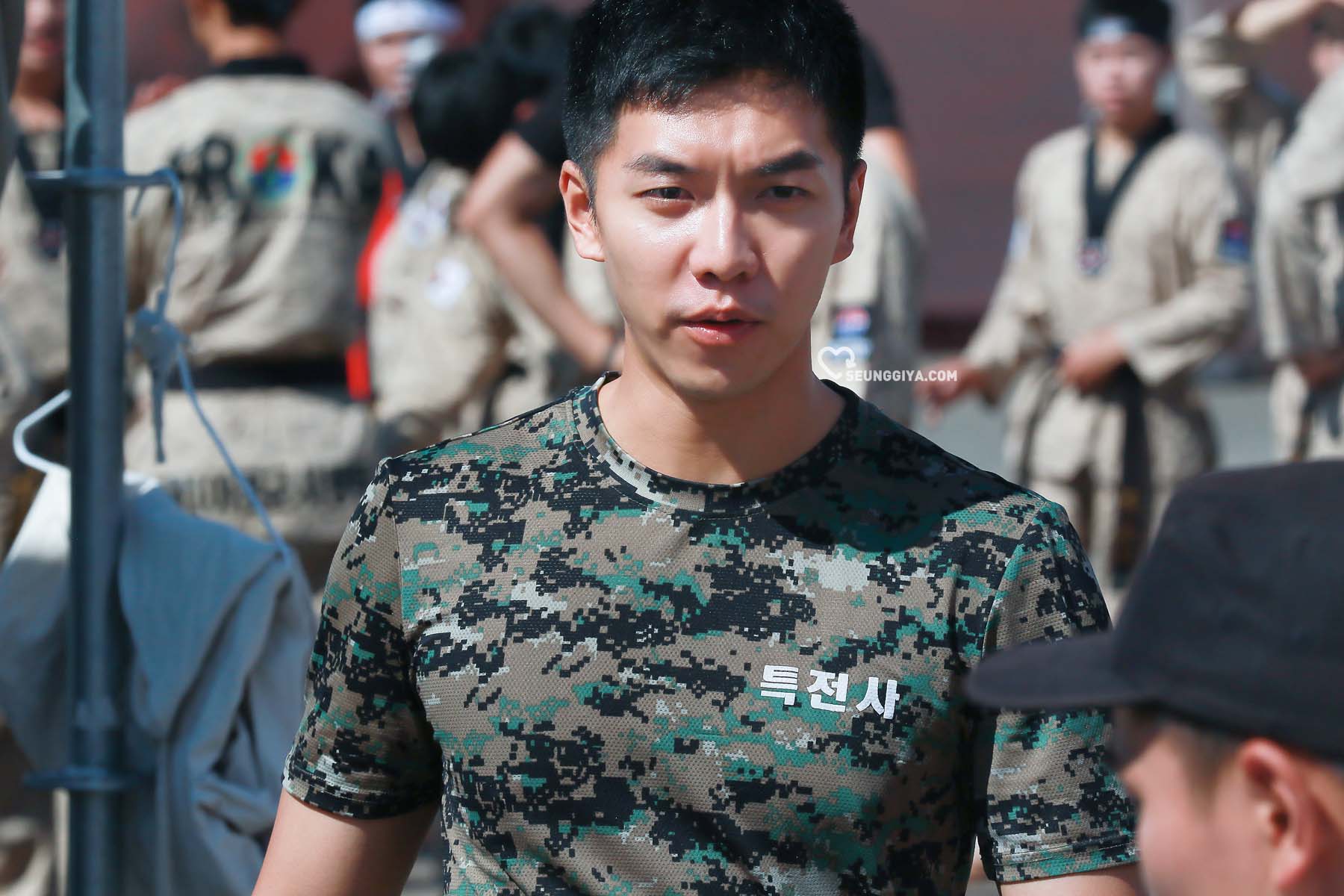 10 pictures of Lee Seung Gi's army transformation - Koreaboo