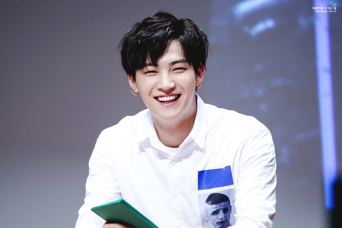 24 Idols Whose Eye Smiles Light Up The Entire World - Koreaboo