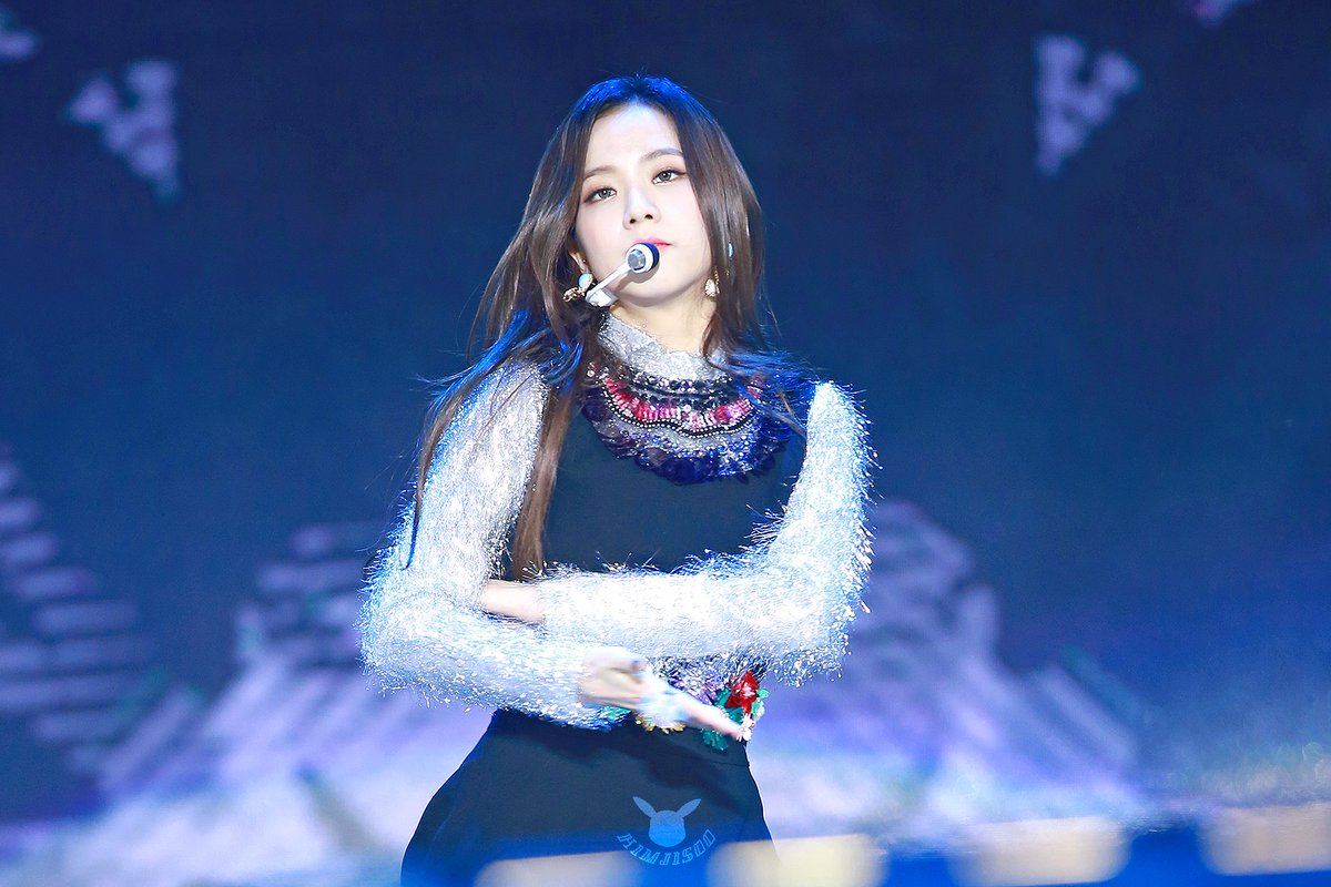 BLACKPINK's Jisoo's Fuzzy Outfit Makes Fans Fawn Over Her Beauty - Koreaboo