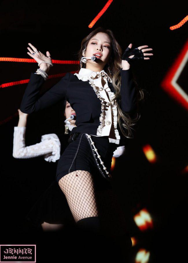 7 Photos of Jennie’s Classy and Sexy Stage Outfit - Koreaboo