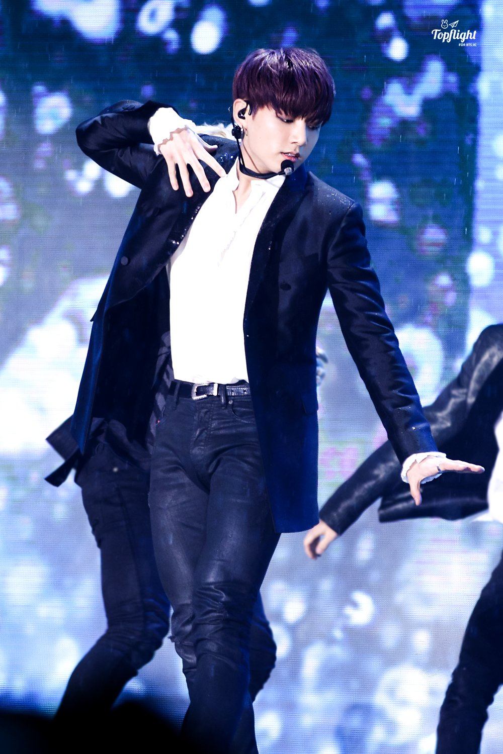 As a main dancer of BTS, Jungkook surely trains hard to get his perfect thighs. 