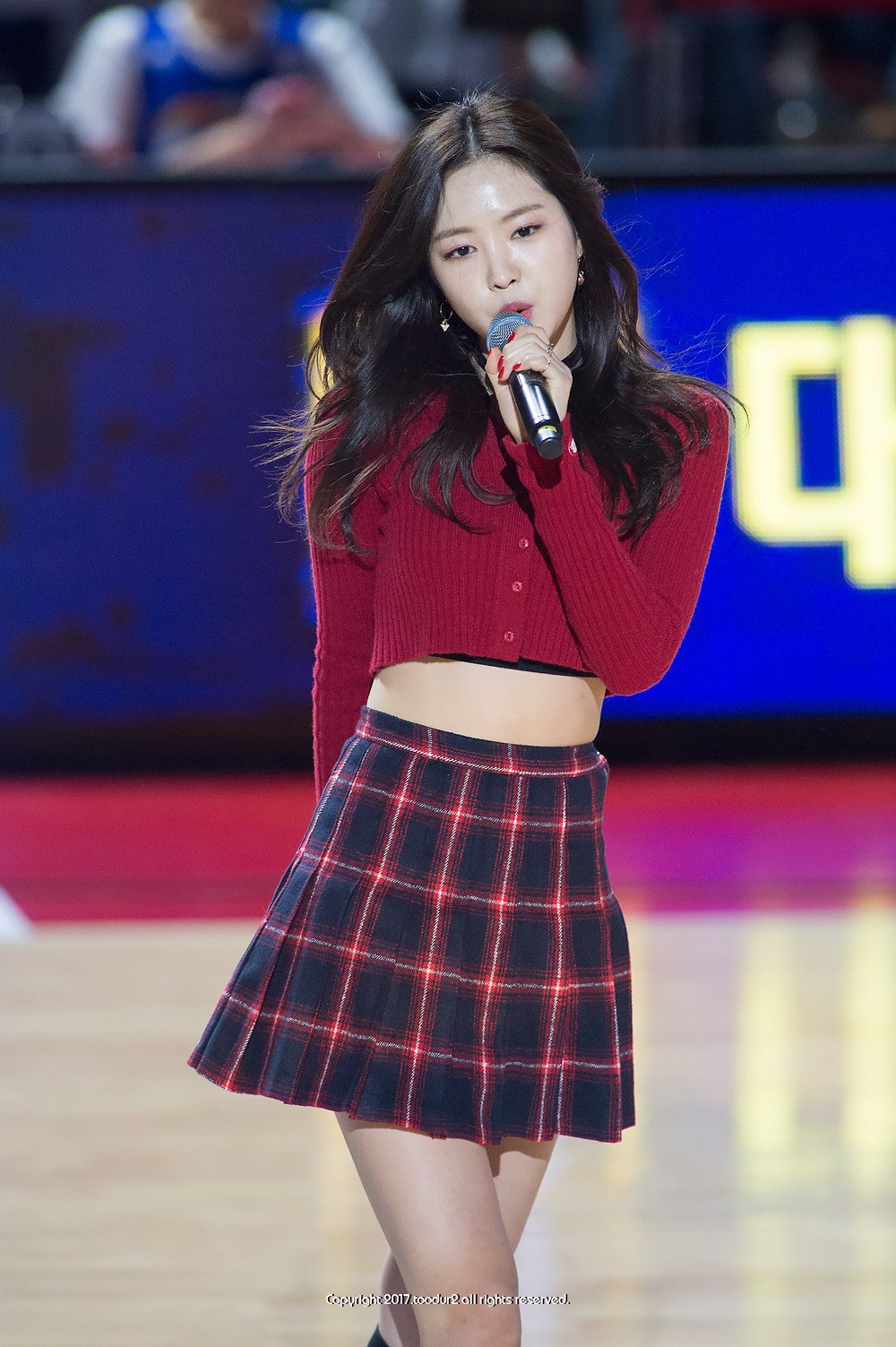 Apink Naeun Shows Off Sexy Abs With Recent Stage Outfit Koreaboo 0738