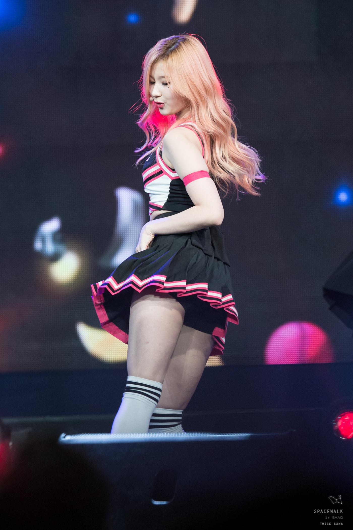 9 Photos Of Twice Sanas Stage Outfits That Are Drop Dead Gorgeous 