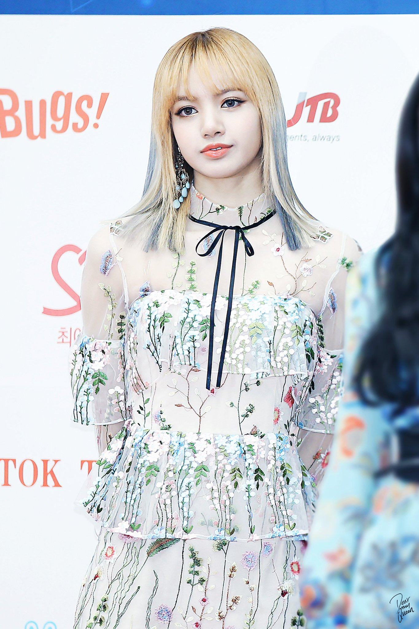 lisa blackpink dress