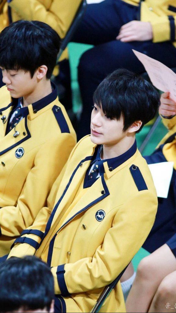 19 Photos of SM Entertainment idols in uniform will make you wish you ...