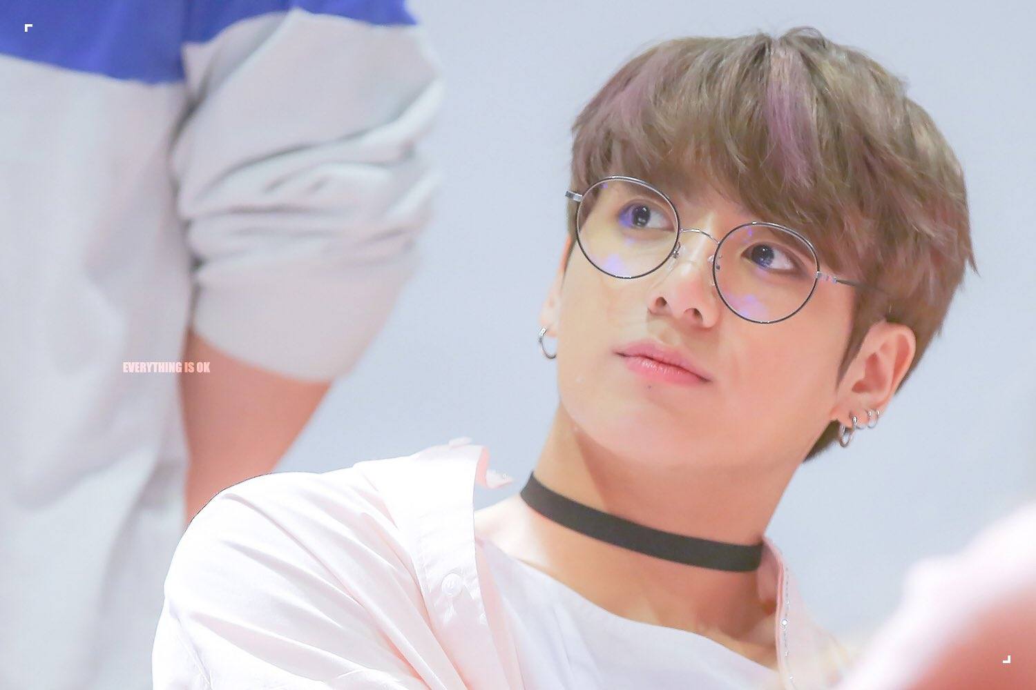 Armys Go Crazy Over How Adorable Jungkook Looks In Harry Potter Glasses Koreaboo 